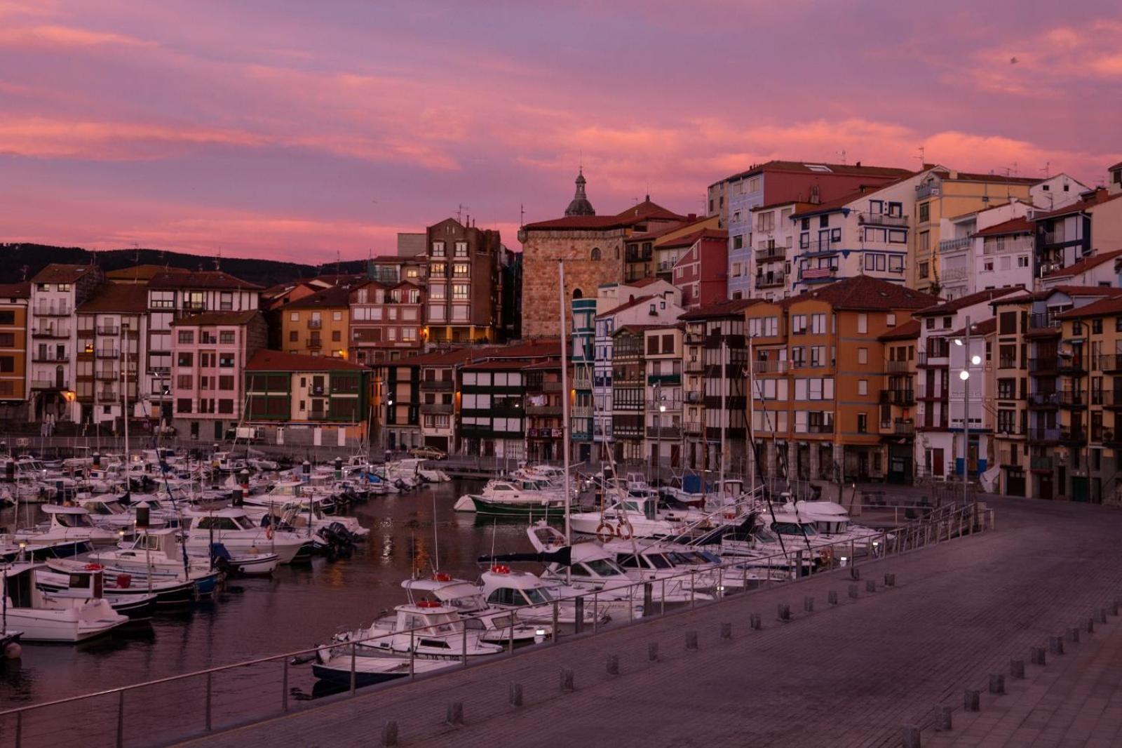 Lameragane, En El Centro Historico Junto Al Parque Bermeo Esterno foto